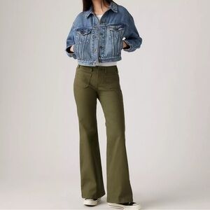 {Levi's} "Superlow Flare" Olive Green Low Rise Patch Pocket Khaki Pants